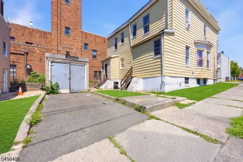 665 Grove St, Irvington, NJ 07111 - #3