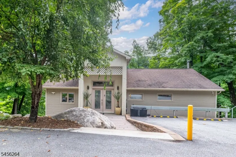 42 W Shore Dr, Vernon, NJ 07462 - #1