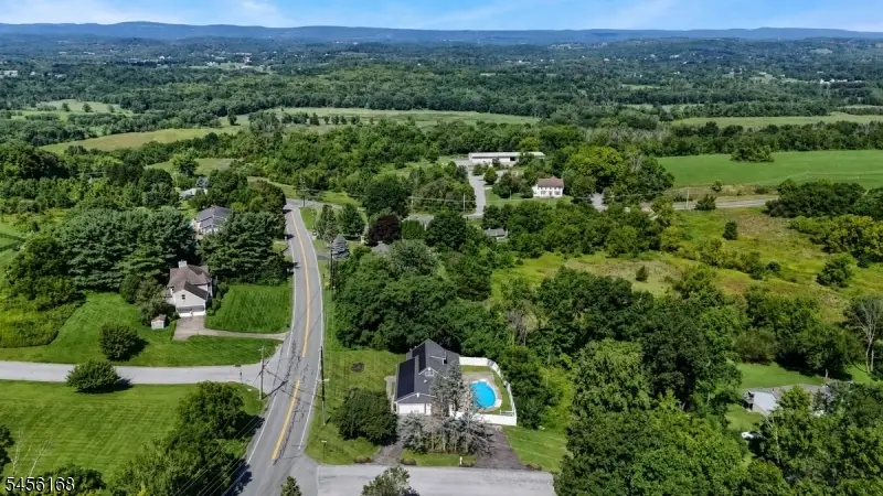 9 Lake Pochung Rd, Vernon, NJ 07461 - #2