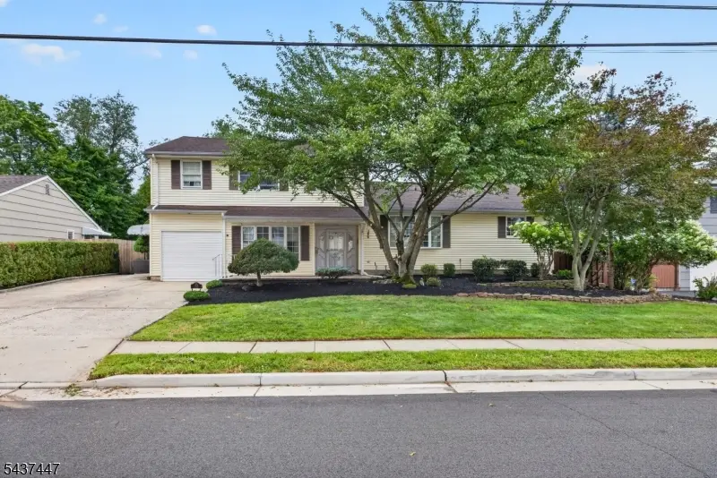 25 Princeton Dr, Middlesex, NJ 08846 - #1