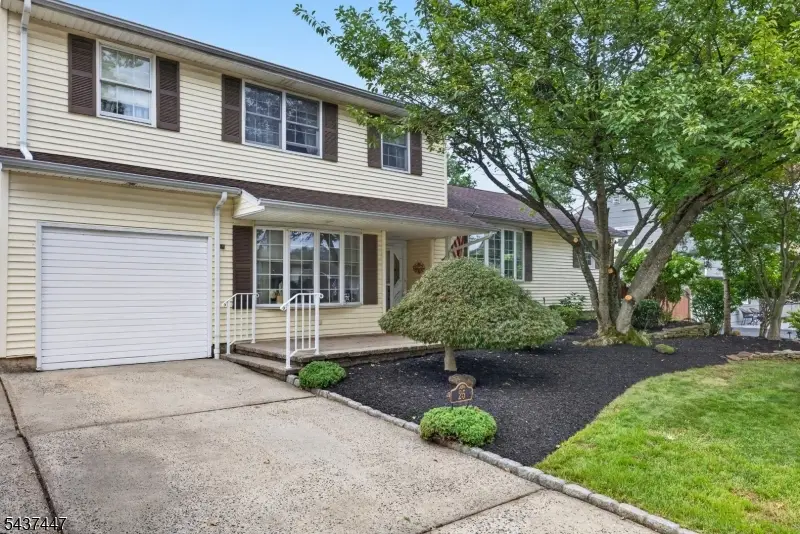 25 Princeton Dr, Middlesex, NJ 08846 - #2