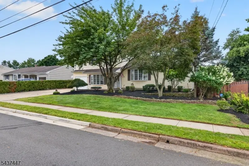 25 Princeton Dr, Middlesex, NJ 08846 - #3