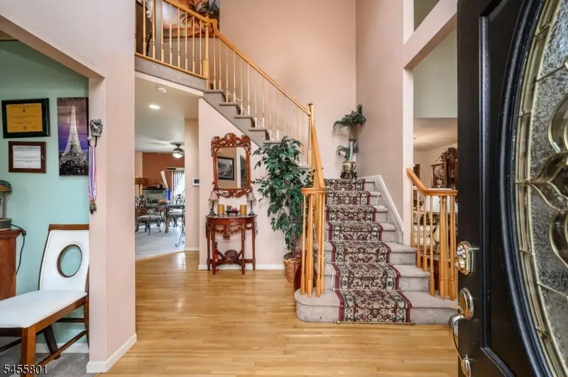 2 Garden Hills Dr, Six Mile Run, NJ 08873 - #3