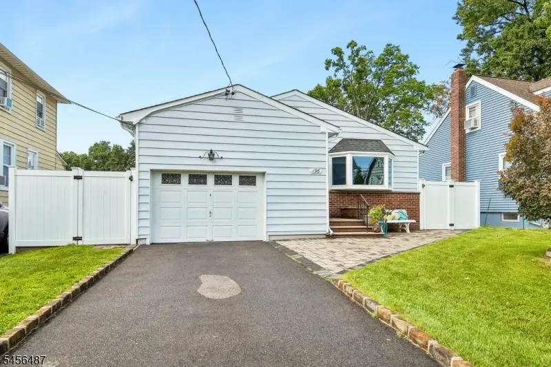 196 Galloping Hill Rd, Roselle Park, NJ 07204 - #2