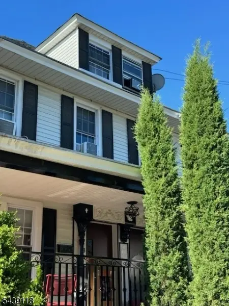 82 Myrtle Ave, Dover Town, NJ 07801