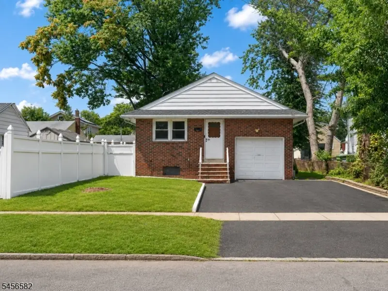 811 Hussa St, Linden, NJ 07036 - #1