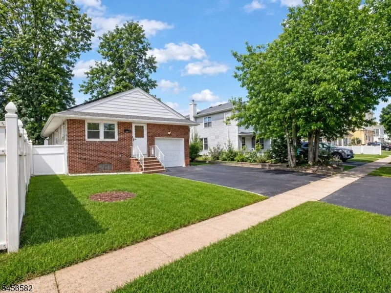 811 Hussa St, Linden, NJ 07036 - #3