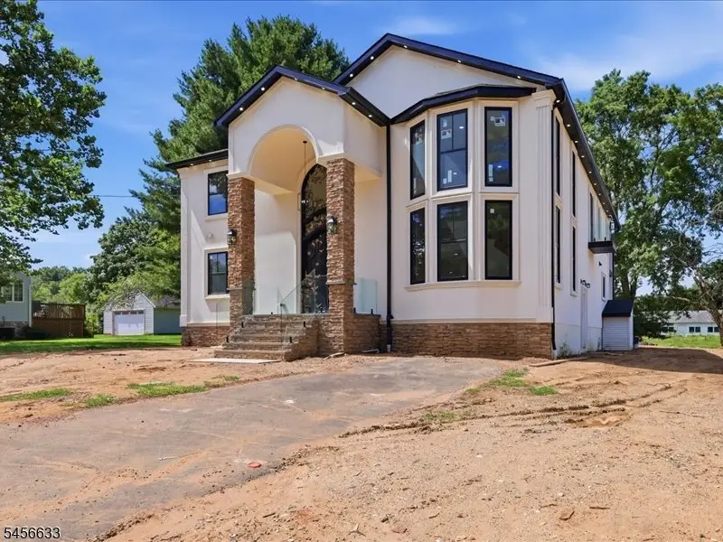 40 Evelyn Avenue, Franklin Park, NJ 08823 - #1