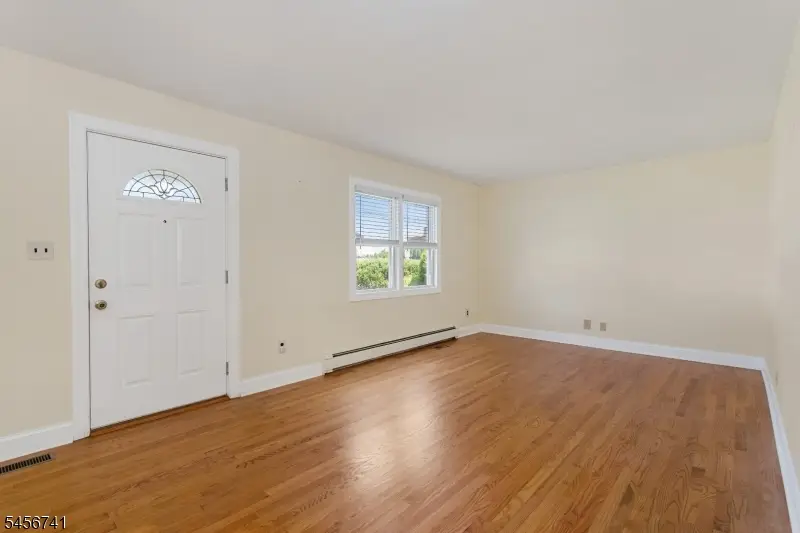 418 President St, Saddle Brook, NJ 07663 - #3