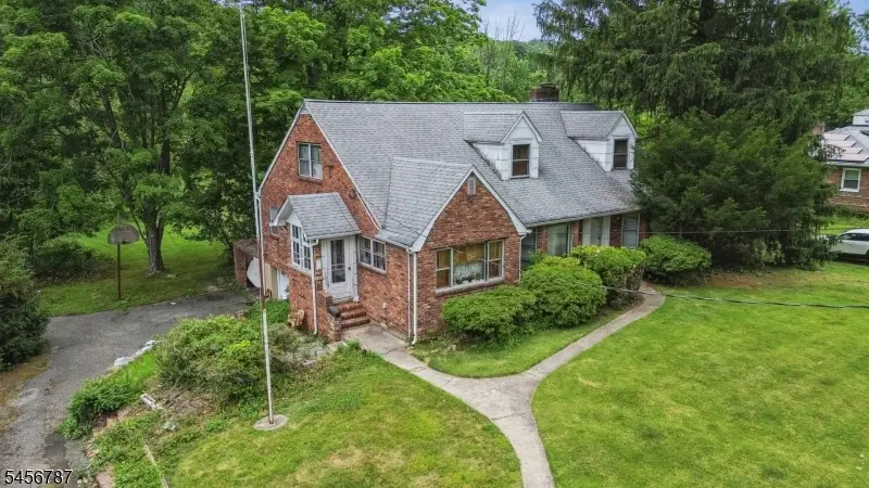321 Saint Cloud Ave, West Orange, NJ 07052 - #1