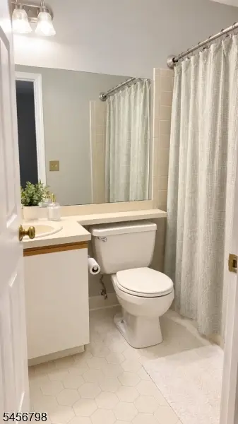 8 Vaughan Dr, Newark, NJ 07103 - #3