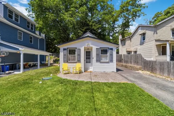 32 Schwarz Blvd, Jefferson Twp., NJ 07849
