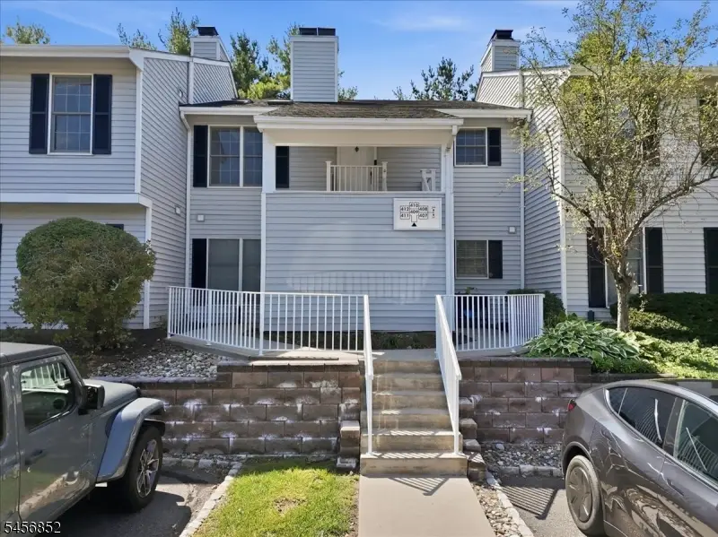 410 Ferncrest Ct, Readington, NJ 08887 - #1