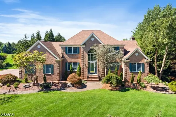 2 Daltrui Dr, Hillsborough Twp., NJ 08844
