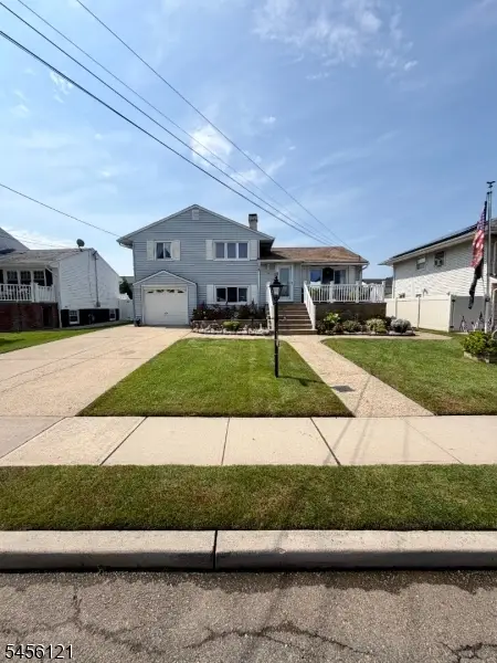 29 Capp St, Carteret, NJ 07008 - #1