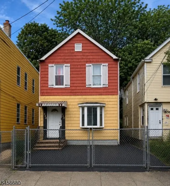 648 S 20th St, Newark, NJ 07103 - #1