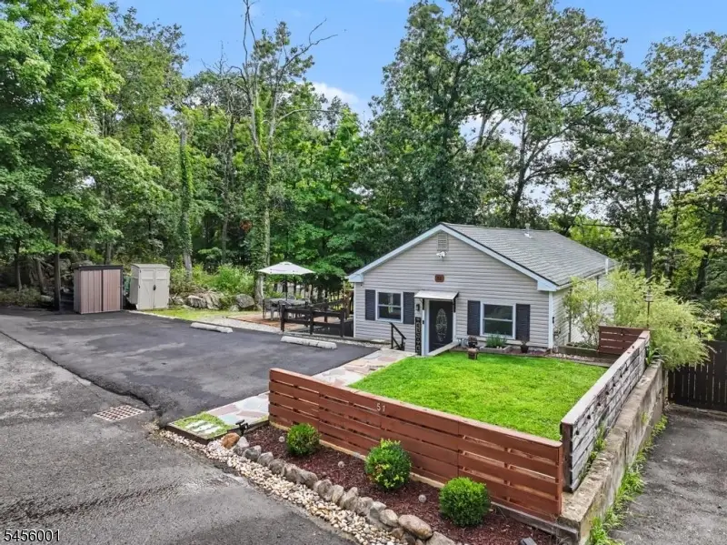51 Roosevelt Trl, Hopatcong, NJ 07843 - #1