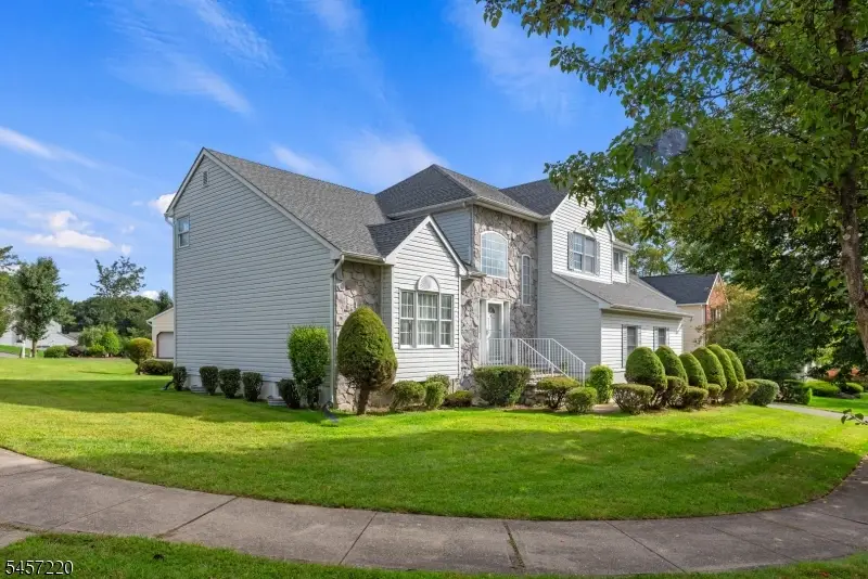 4 Hawthorn Dr, Succasunna, NJ 07876 - #2