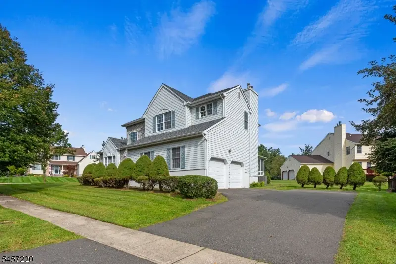 4 Hawthorn Dr, Succasunna, NJ 07876 - #3