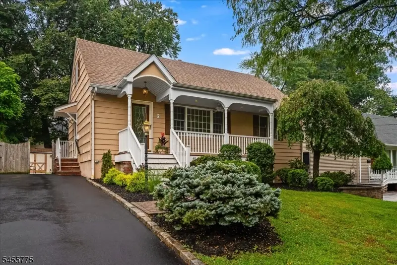 15 Oak Ln, Verona, NJ 07044 - #1