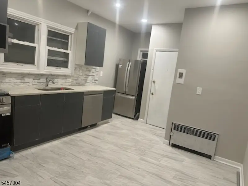 221 N Center St, City Of Orange, NJ 07050 - #3