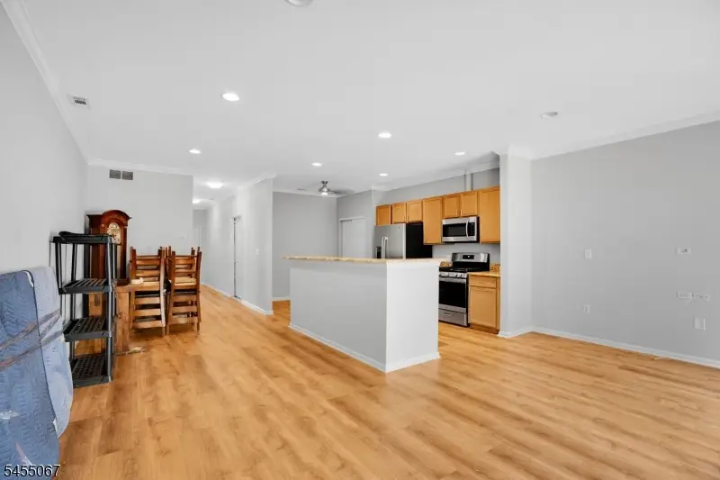 8 Allister Ct, Lincoln Park, NJ 07035 - #3
