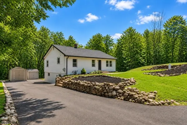 74 Hook Mountain Rd, Montville Twp., NJ 07045