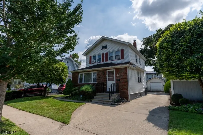 30 Carnation St, Bergenfield, NJ 07621 - #1