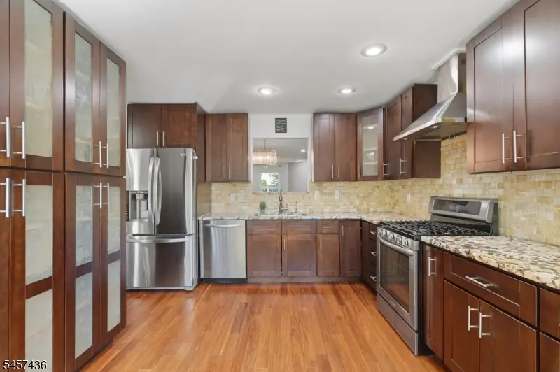 8 Ashley Ct, Franklin, NJ 08873 - #3
