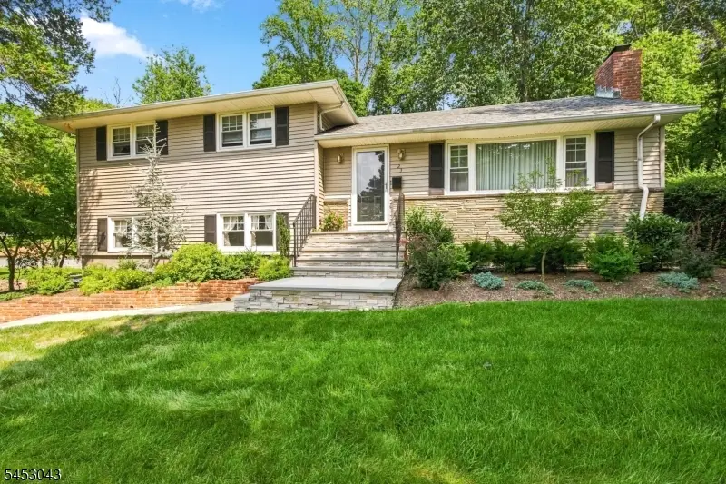 23 Evergreen Dr, Berkeley Heights, NJ 07922 - #1