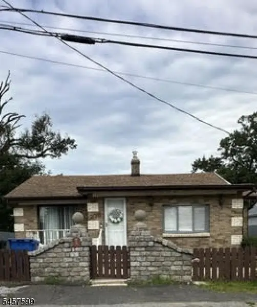 216 Hillcrest Ave, Old Bridge Twp., NJ 08879