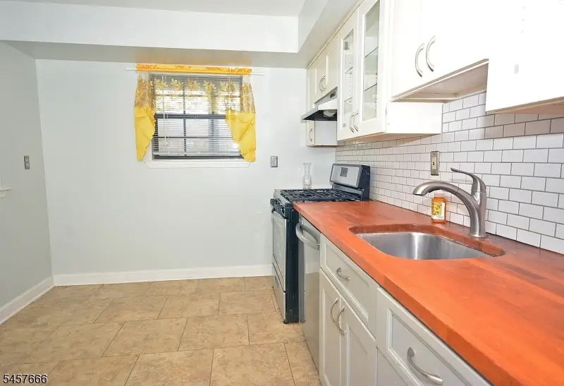29 Barclay Ct, Lawrence, NJ 08648 - #3