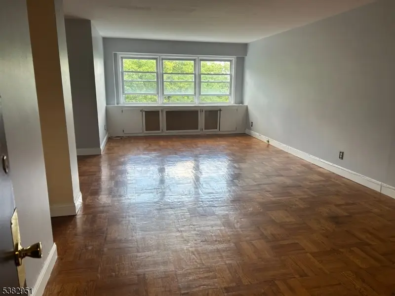 415 Claremont Ave #6A, Montclair, NJ 07042 - #1