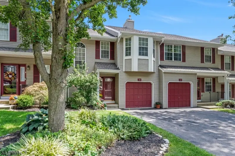 18 Pinehurst Dr, Washington, NJ 07882 - #2