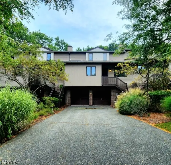 51 Peach Hill Ct, Ramsey Boro, NJ 07446