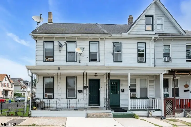 17 Railroad Ave, Phillipsburg, NJ 08865 - #1