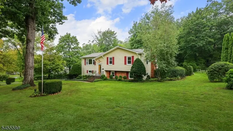 37 Ambar Pl, Bernardsville, NJ 07924 - #2