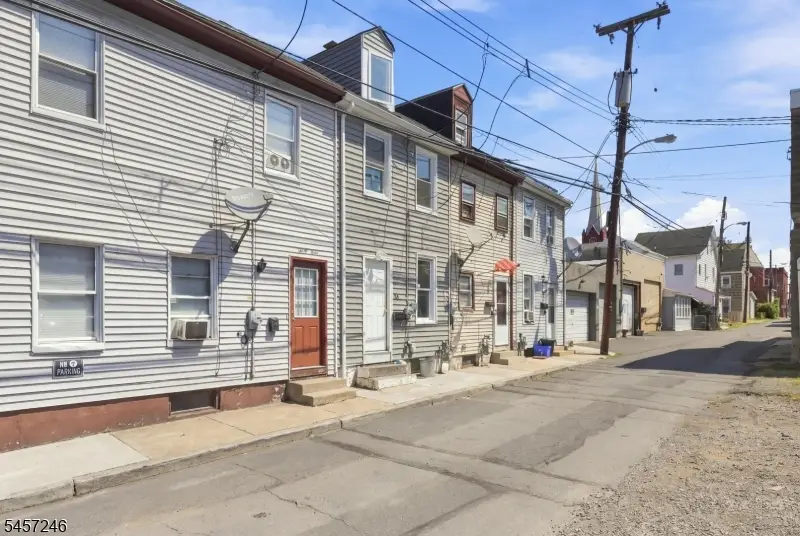 35 Cedar Aly, Phillipsburg, NJ 08865 - #1