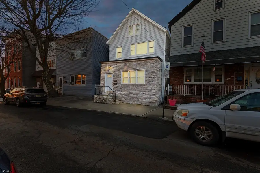 13 Meadow St, Bayonne, NJ 07002 - #2
