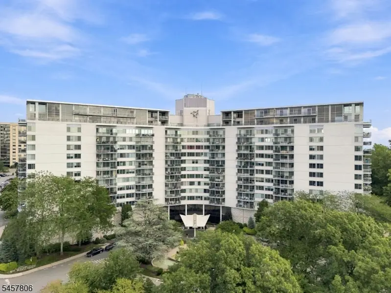 1 Claridge Dr #917, Verona, NJ 07044 - #1