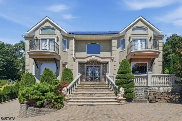 37 Mountainwood Ct, Totowa Boro, NJ 07512
