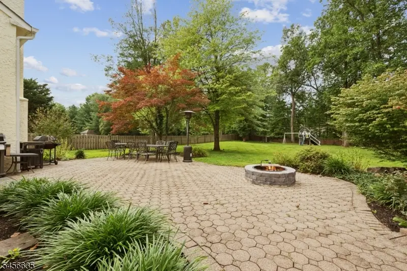 18 Downingtown Court, Warren, NJ 07059 - #3