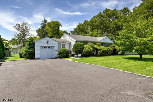 271 Summit Rd, Mountainside Boro, NJ 07092