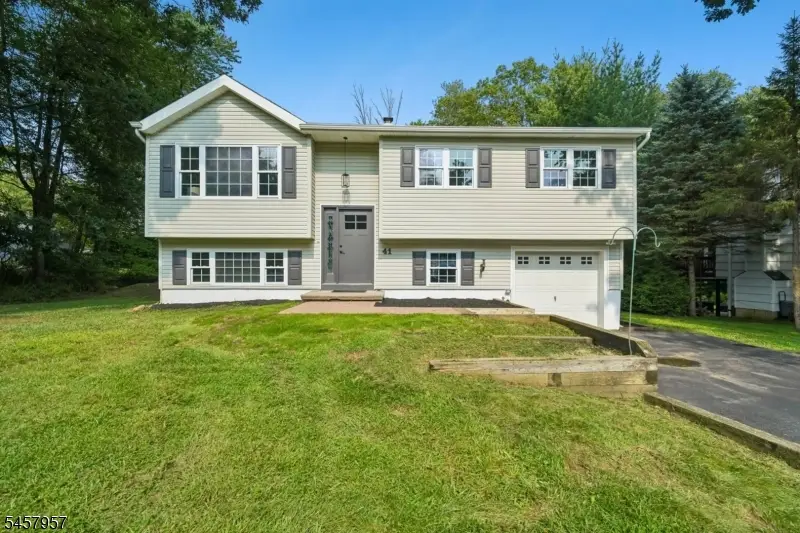 41 Paula Dr, Washington, NJ 07853 - #1