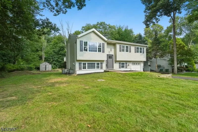 41 Paula Dr, Washington, NJ 07853 - #2