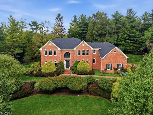 6 Oakridge Rd, Clinton Twp., NJ 08801
