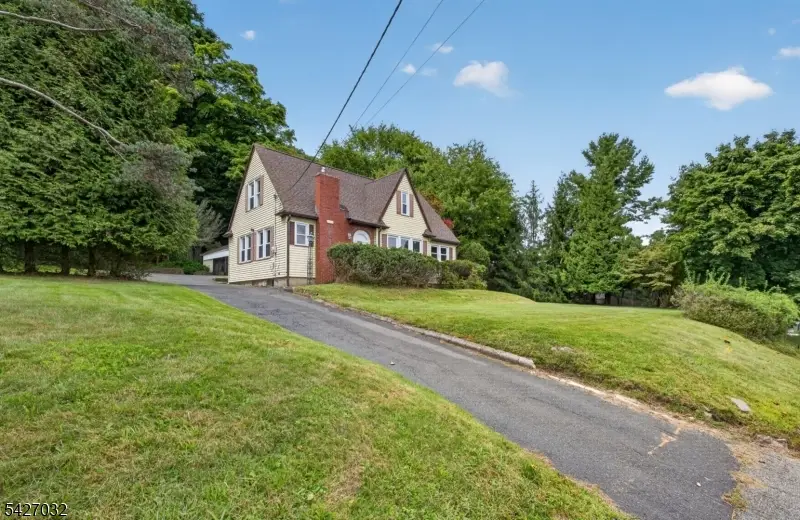 1208 Pompton Ave, Cedar Grove, NJ 07009 - #2