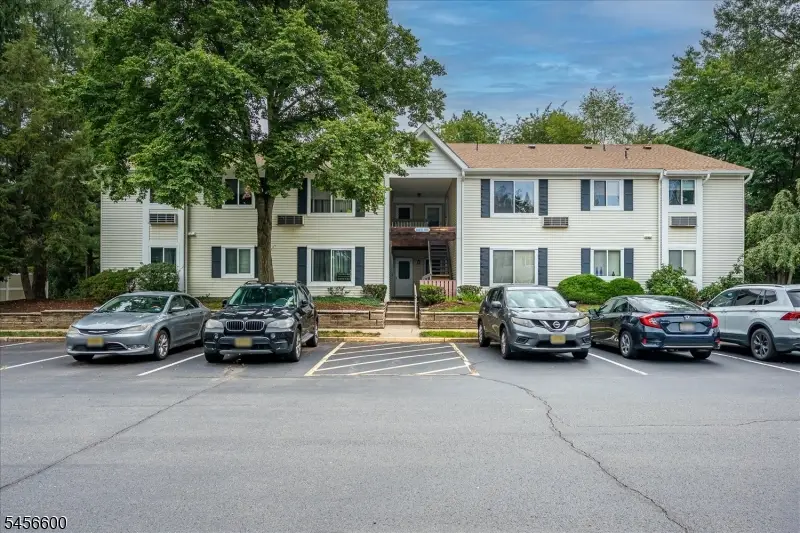 6 Norwich Pl, Franklin, NJ 08873 - #1