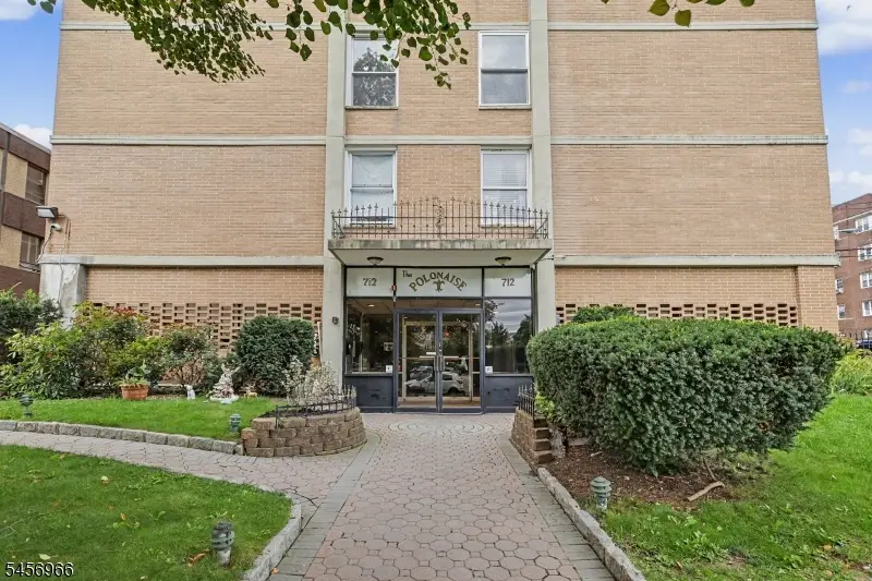 712 N Broad St #2C, Elizabeth, NJ 07208 - #2