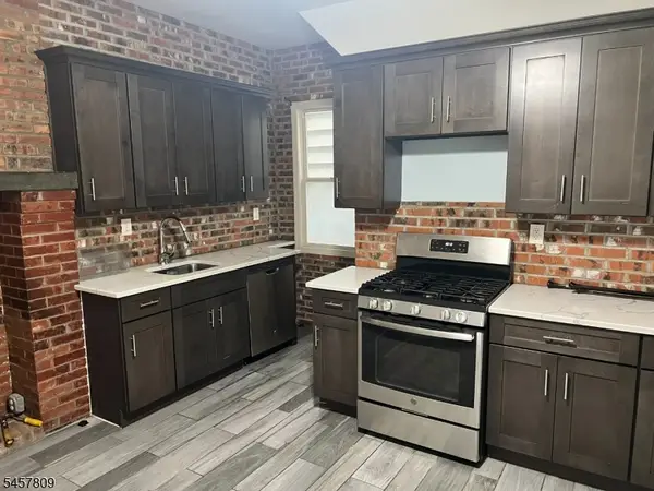 46 Read St, Newark City, NJ 07105